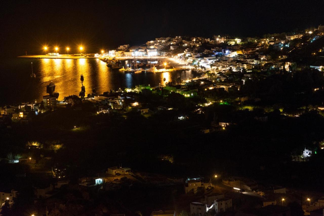 Traditional Stone House With Breathtaking View Villa Serifos Town Exterior foto